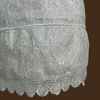 detalle guipiur scallop doble capa encaje falda desmontable ropón bautizo niña jb150m