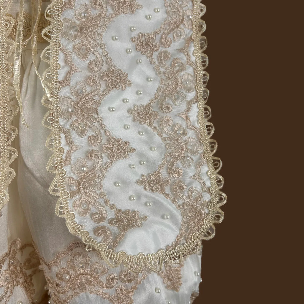 detalle estola ropón bautizo niño con cristales y perlas bordados tafeta jb1516h