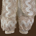 detalle pantalón ropón bautizo niño con tiras bordadas pasamanería y cristales jb1516h