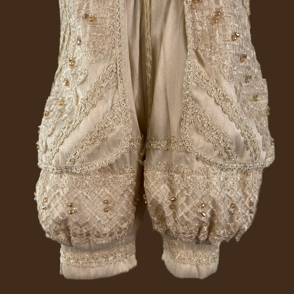 detalle pantalón ropón bautizo niño príncipe con tiras bordadas y cristales jb1519h